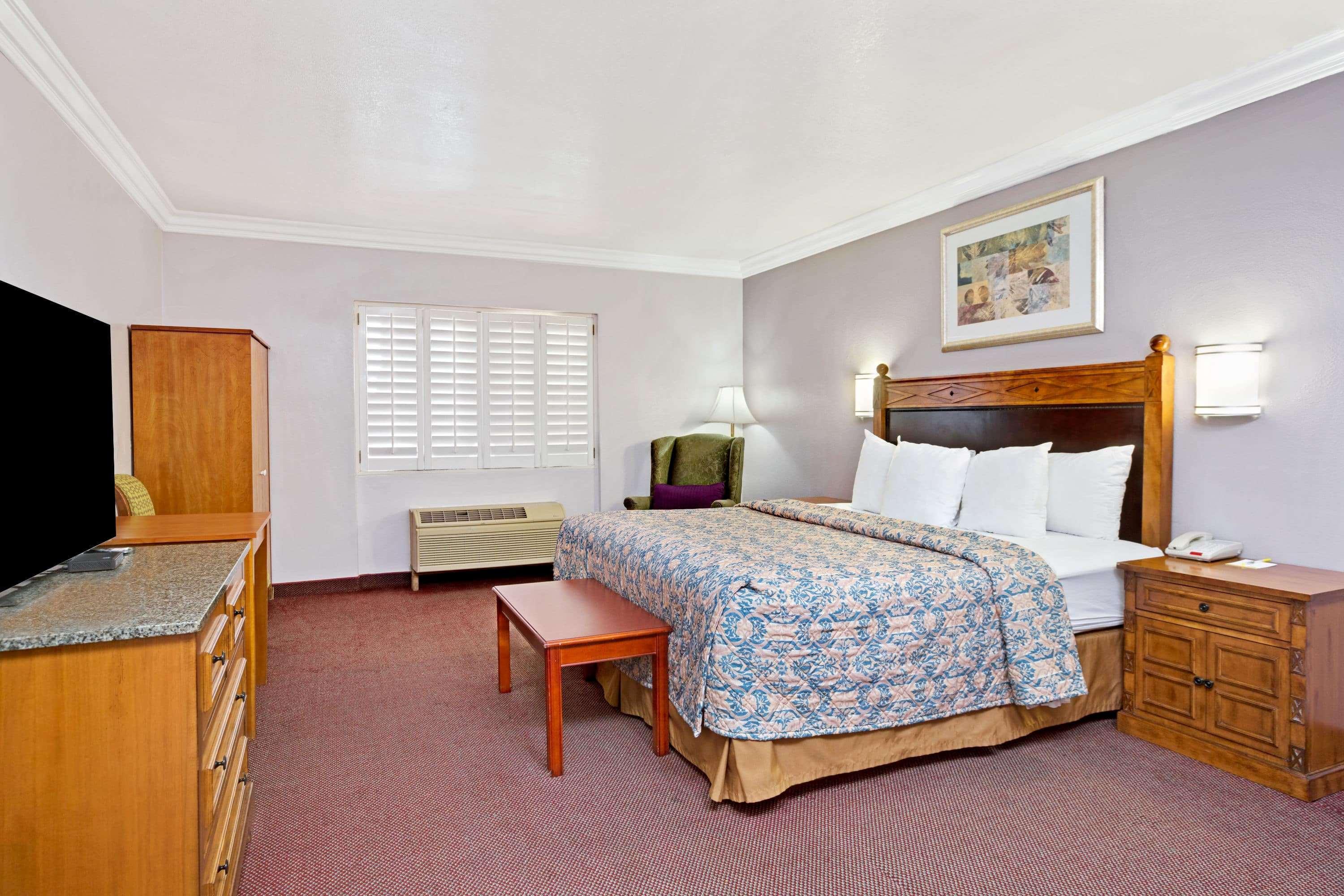Days Inn By Wyndham West Covina Eksteriør billede