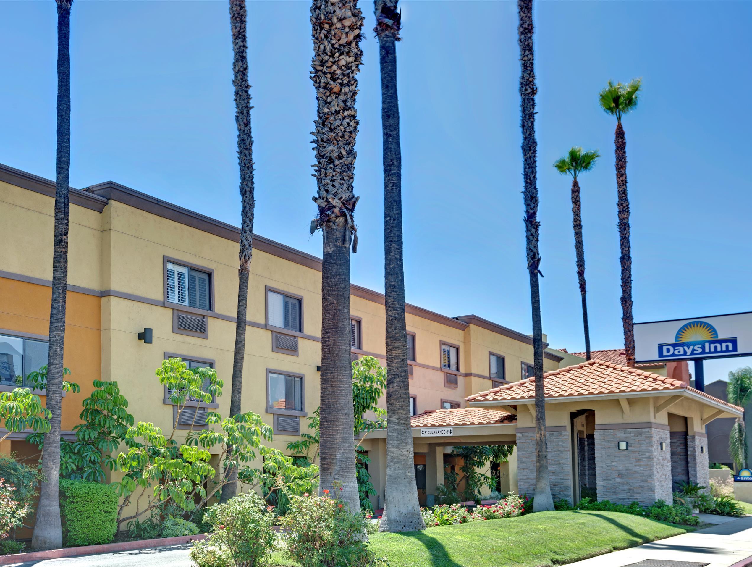 Days Inn By Wyndham West Covina Eksteriør billede