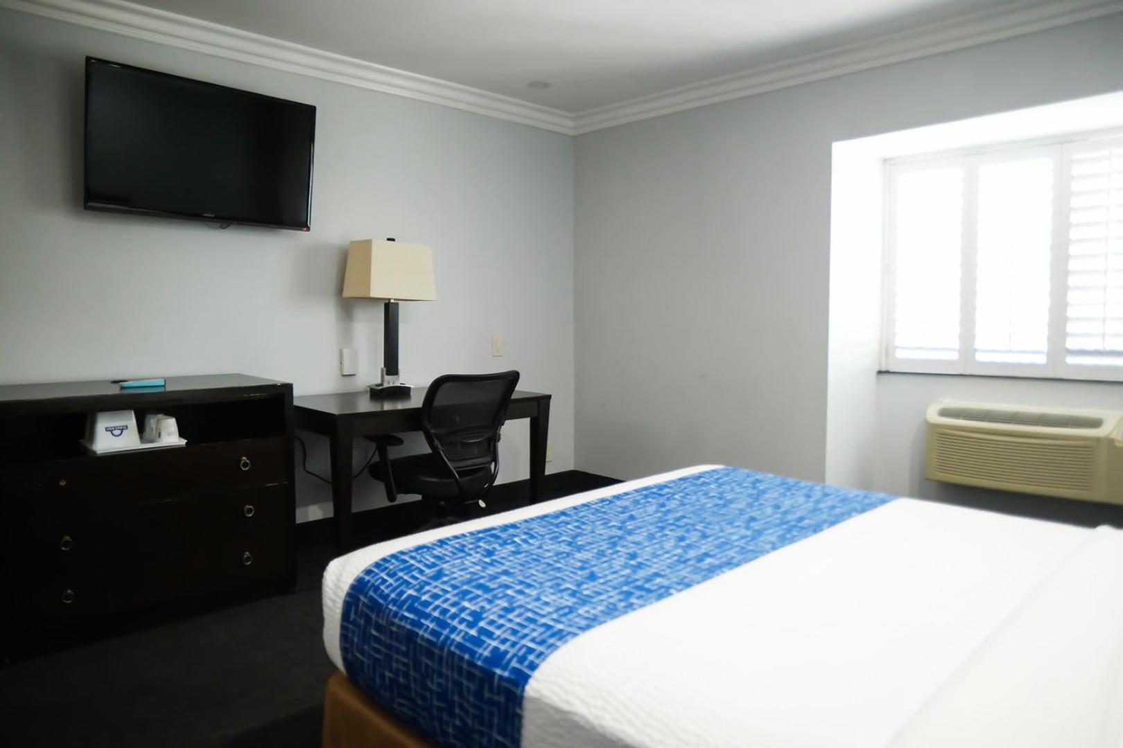 Days Inn By Wyndham West Covina Eksteriør billede