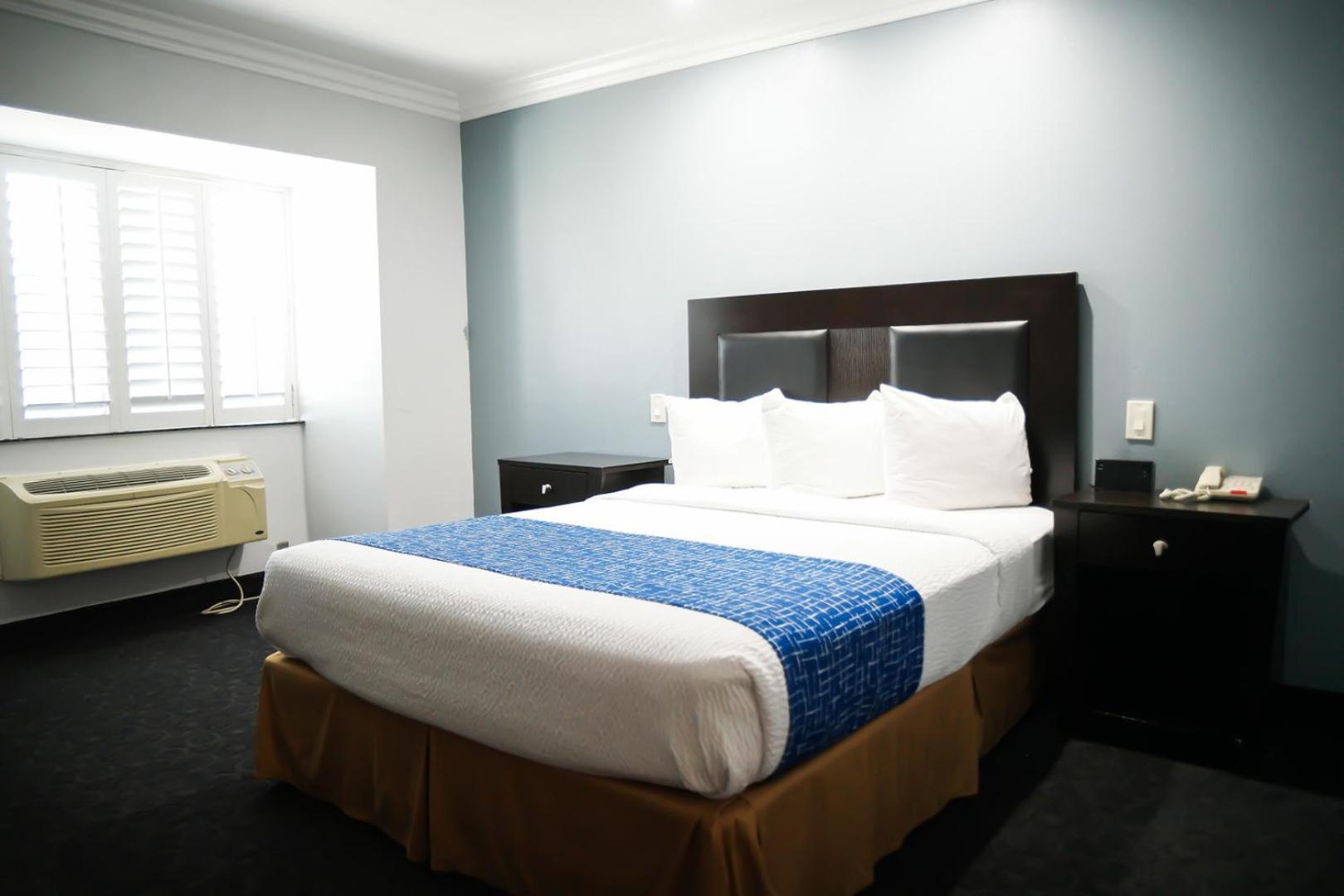 Days Inn By Wyndham West Covina Eksteriør billede
