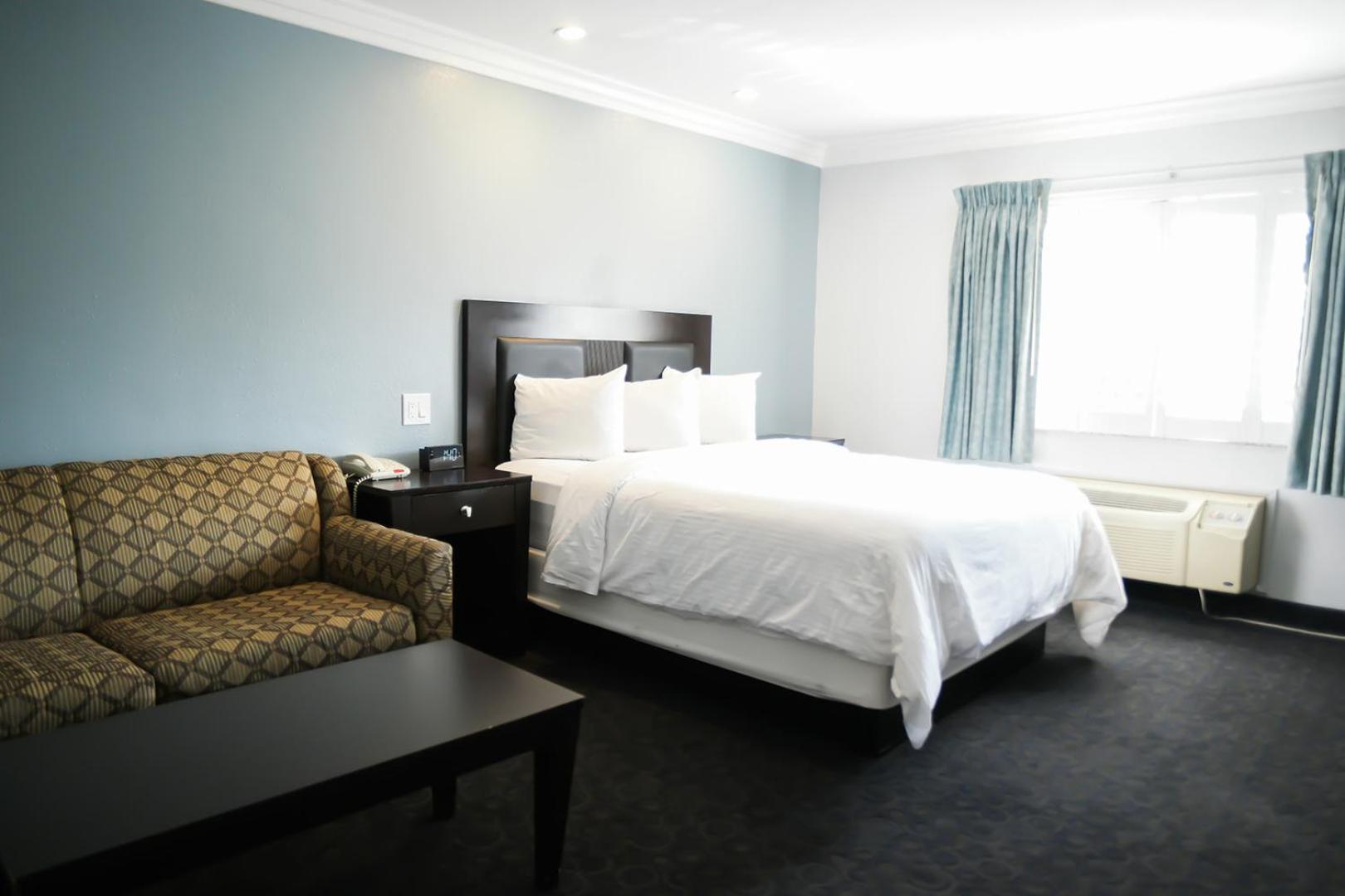 Days Inn By Wyndham West Covina Eksteriør billede