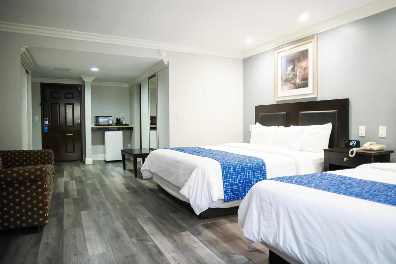 Days Inn By Wyndham West Covina Eksteriør billede